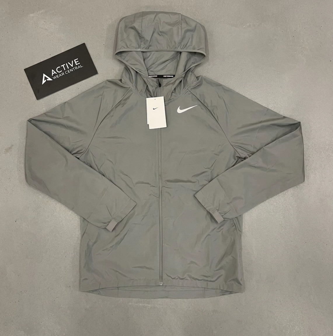 Nike essential windbreaker- grey
